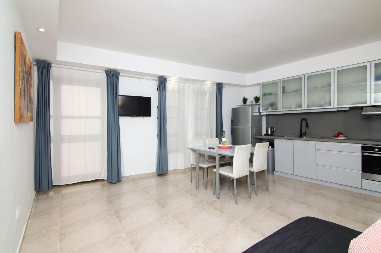 Gabriel Apartments - Cozy Kotel House エルサレム エクステリア 写真