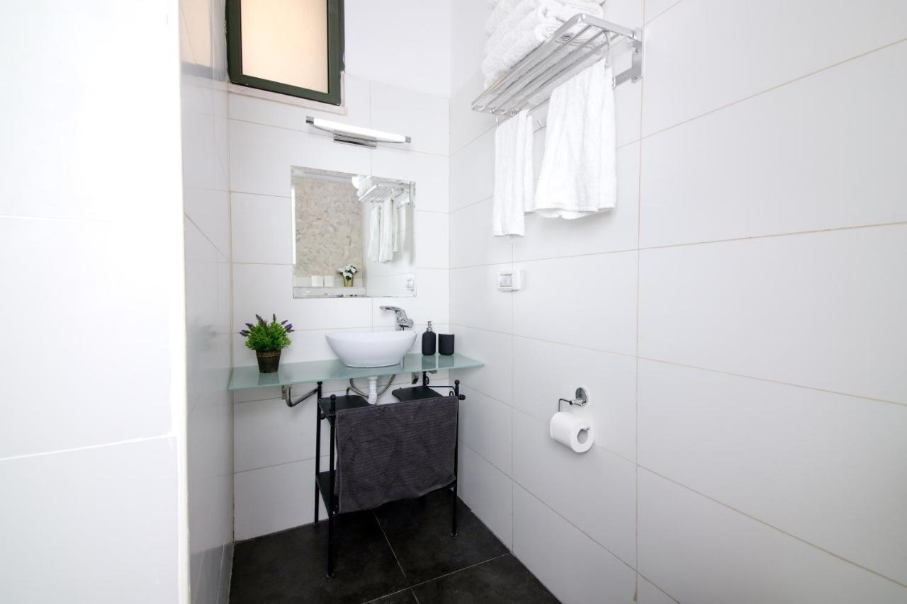 Gabriel Apartments - Cozy Kotel House エルサレム エクステリア 写真