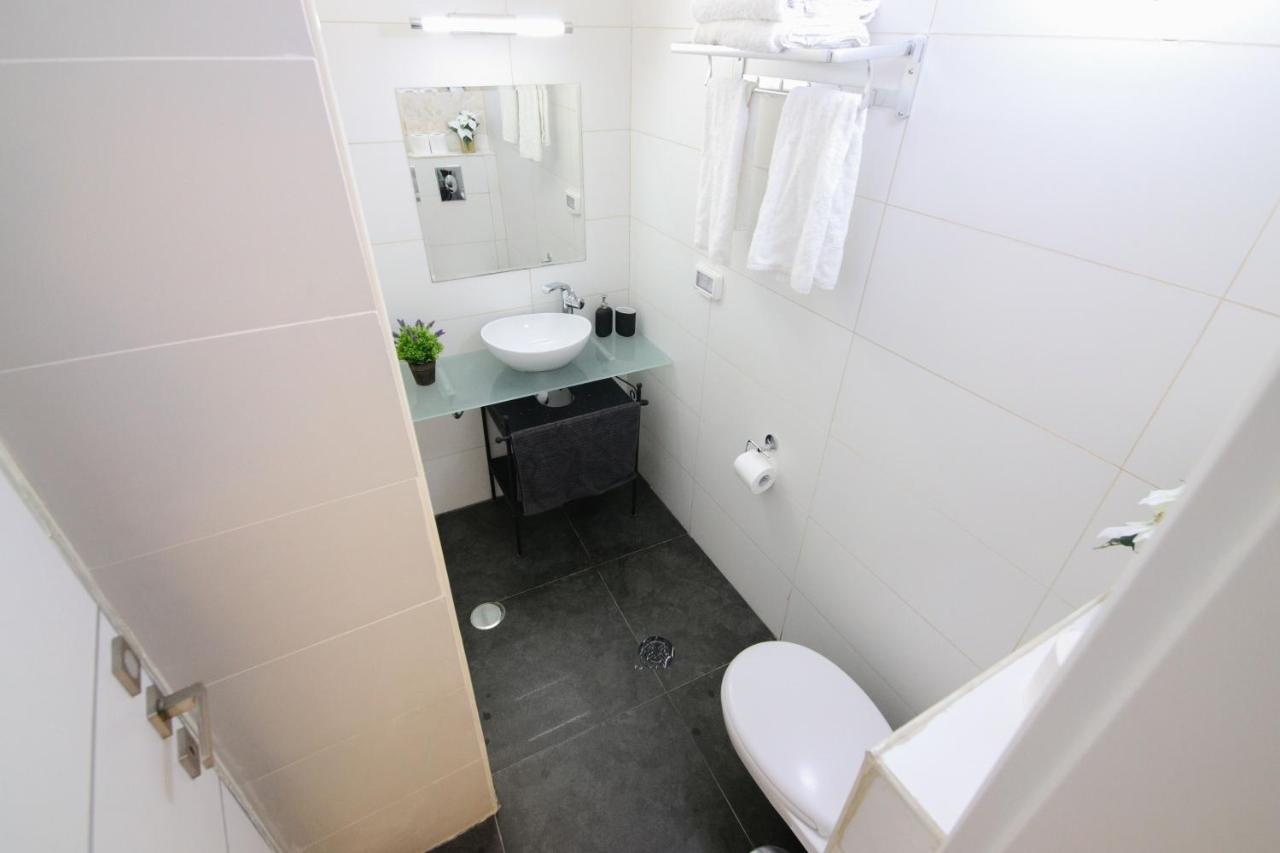 Gabriel Apartments - Cozy Kotel House エルサレム エクステリア 写真